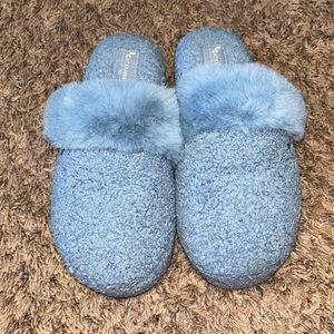 SOLD- Ugg Sherpa slippers